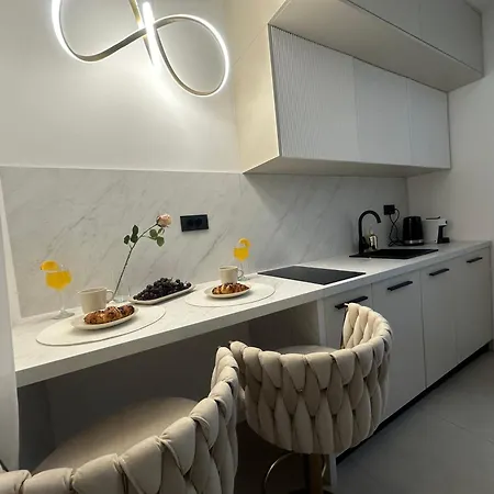 Amaro Luxury & With Balcony דירה