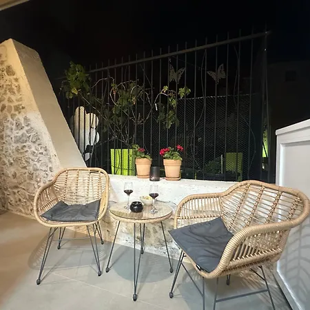 Amaro Luxury & With Balcony *
