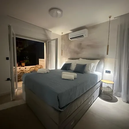 Amaro Luxury & With Balcony * זאדאר