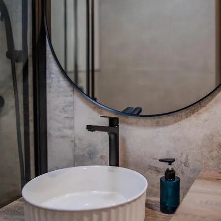 דירה Amaro Luxury & With Balcony זאדאר