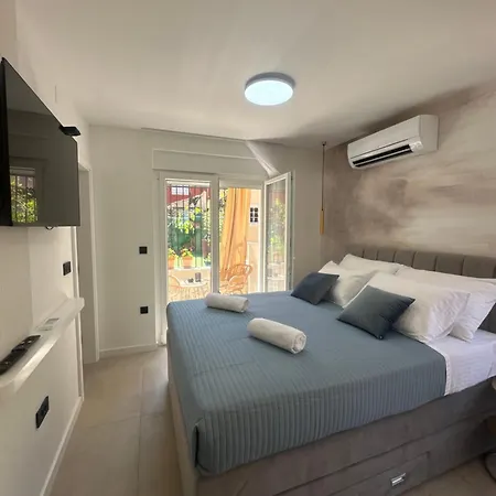 Amaro Luxury & With Balcony * זאדאר