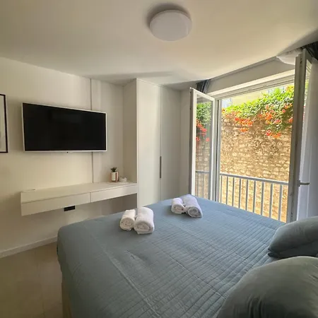 Amaro Luxury & With Balcony דירה *