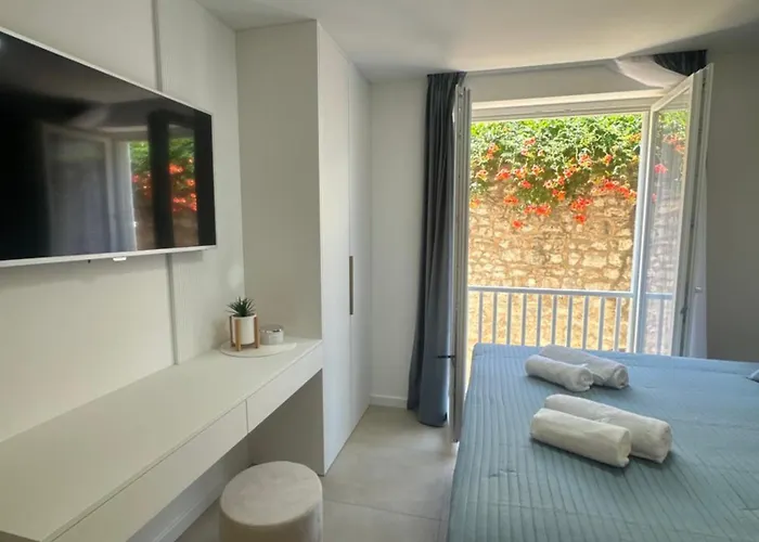 Amaro Luxury & With Balcony Daire Zadar