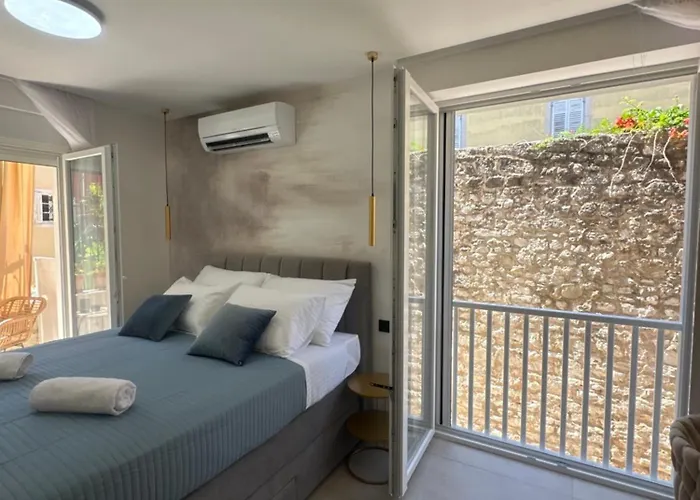 Amaro Luxury & With Balcony Daire *