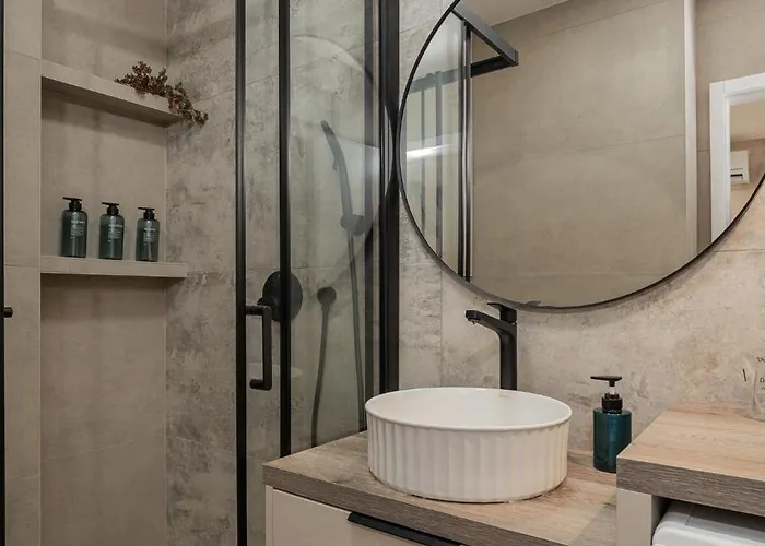 Amaro Luxury & With Balcony *