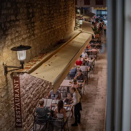 Amaro Luxury & With Balcony Zadar