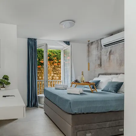 Amaro Luxury & With Balcony 公寓 扎达尔