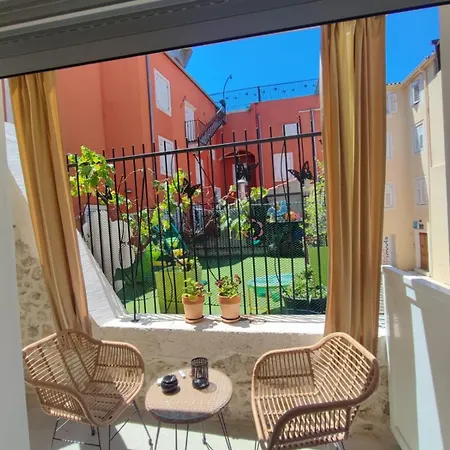 Amaro Luxury & With Balcony *